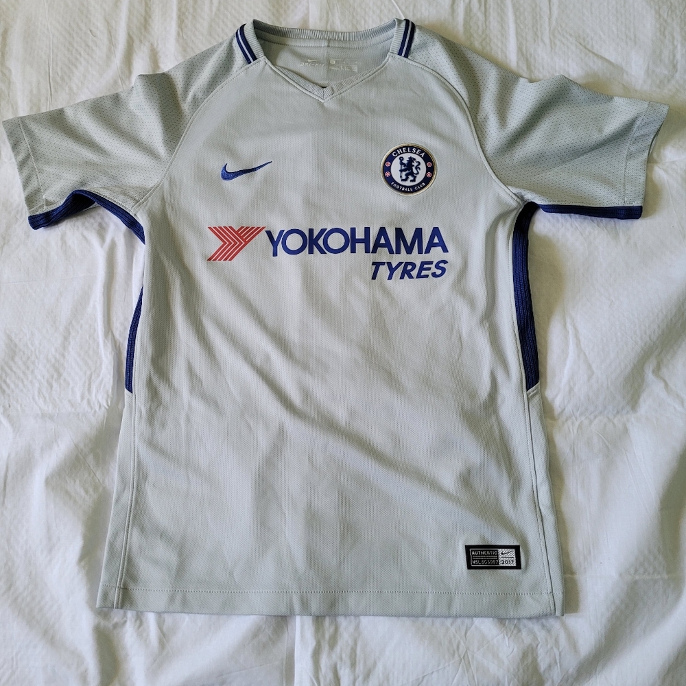 Nike Yokohama Tyres Boys Soccer Jersey (M)